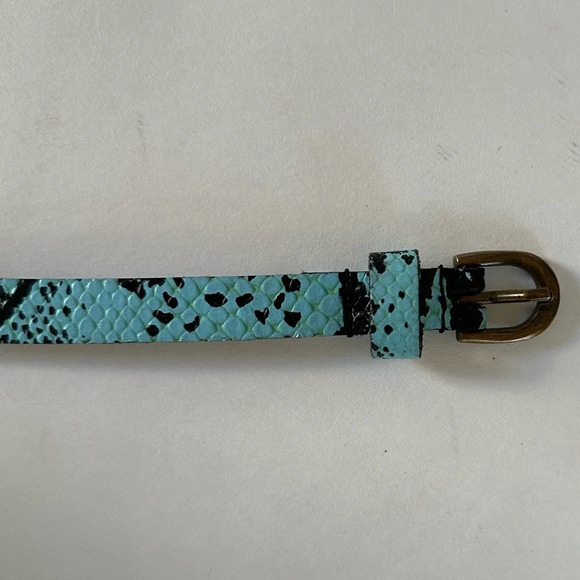 BDG Leather Snakeskin Skinny Belt Blue Size M Reptile Embossed Animal Print - Picture 5 of 10